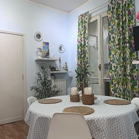 Affittacamere Well - Piazza Plebiscito 4*
