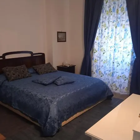 Well - Piazza Plebiscito 4* Neapol