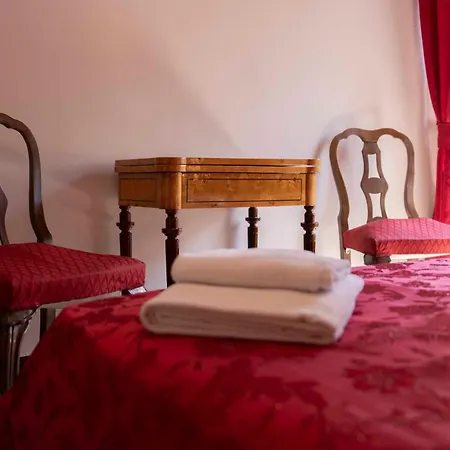 Well - Piazza Plebiscito Pensión Nápoles